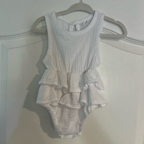 White Romper with Ruffles - Picture 3 of 4